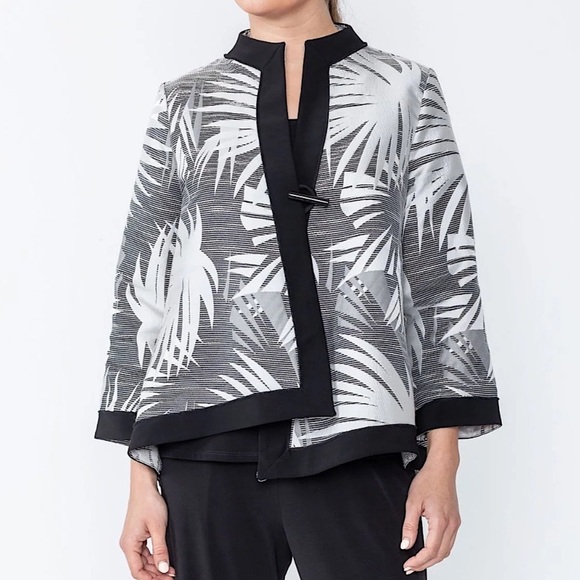 IC COLLECTION Asymmetric One-Button Blazer Jacket Textured White Black Lagenlook - Picture 2 of 12